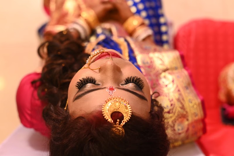 Glorious Salon by Seema Gupta, beauty salon in Varanasi, India, photo 3 of 10